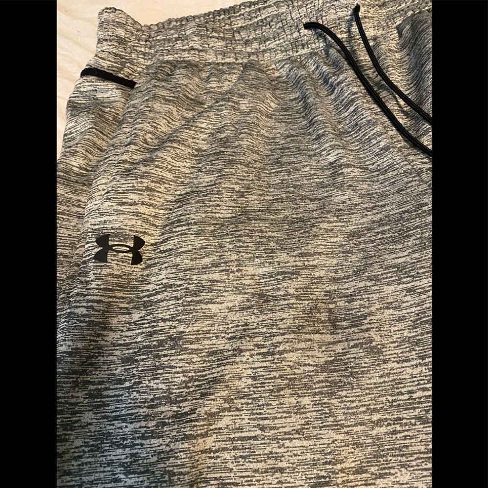 Women’s Grey under armour sweat pants